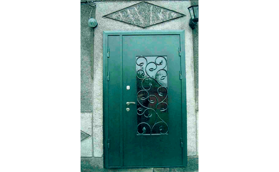 Изготовление железная дверь с коваными элементами в Челябинске